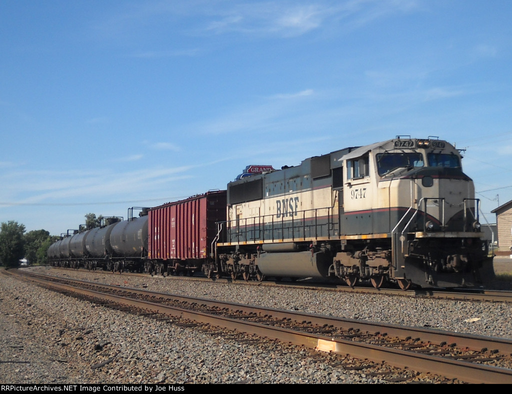 BNSF 9747 DPU